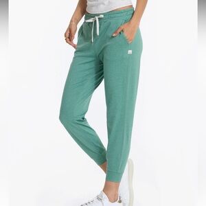Vuori NWT Performance Jogger Dream Knit Sz XS in Celadon Heather 25” inseam